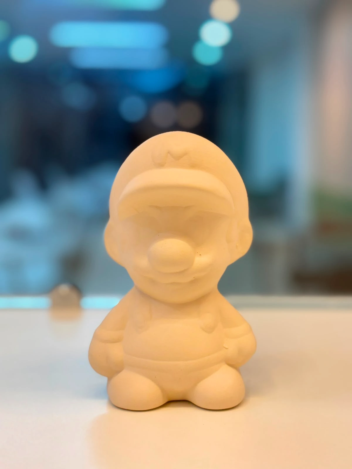 Cerámica pequeña de Mario para niños en Quito