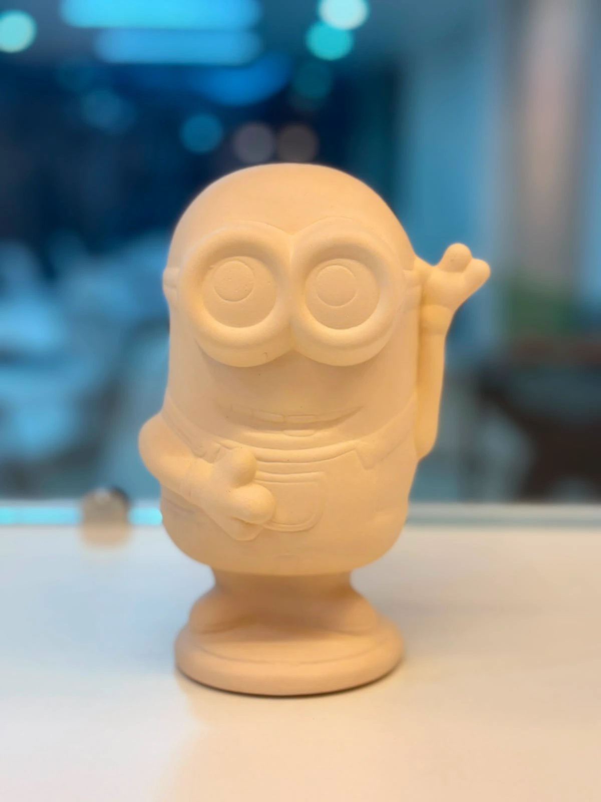 Cerámica de Minion pintada en Quito